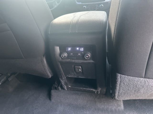 Used 2023 Chevrolet Traverse LT FWD image 33