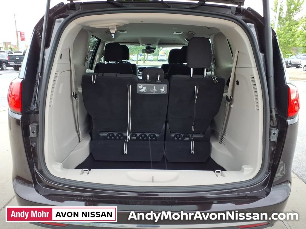 Used 2019 Chrysler Pacifica Touring Plus w/ Advanced Safetytec Group FWD image 10