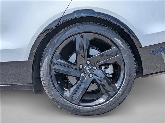 Used 2023 Land Rover Discovery HSE R-Dynamic image 24