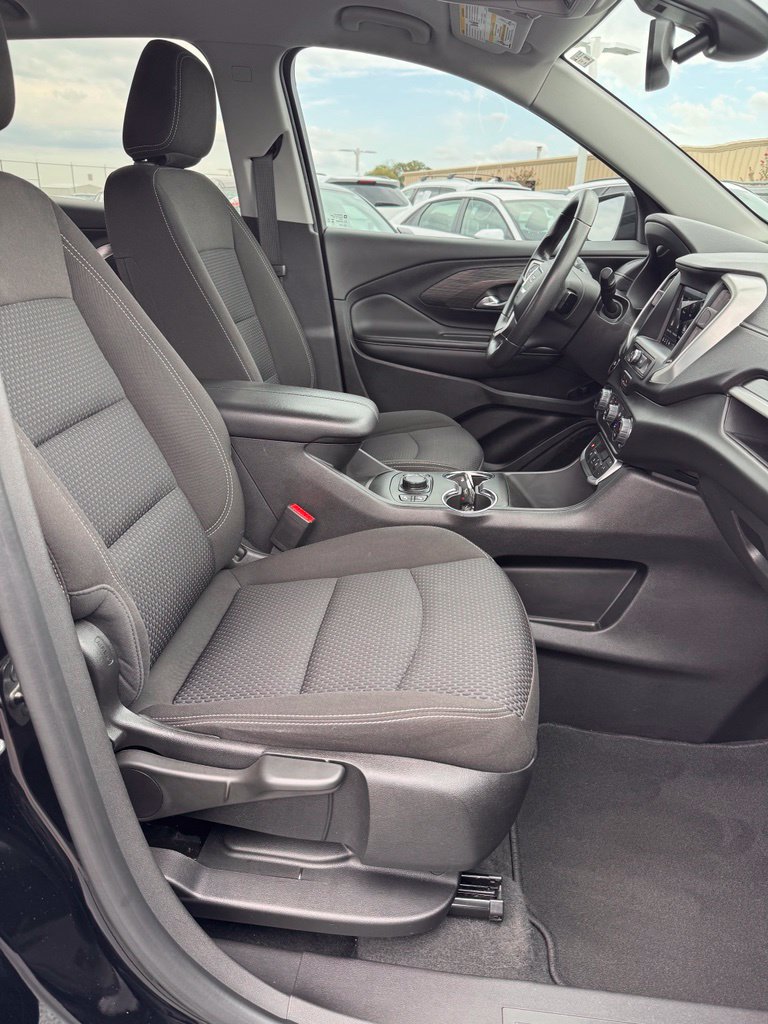 Used 2024 GMC Terrain SLE w/ Driver Convenience Package FWD image 11