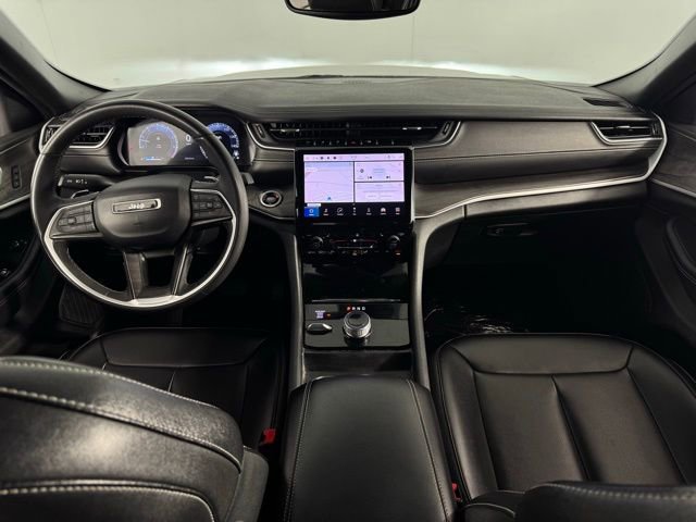 Used 2024 Jeep Grand Cherokee Limited image 23