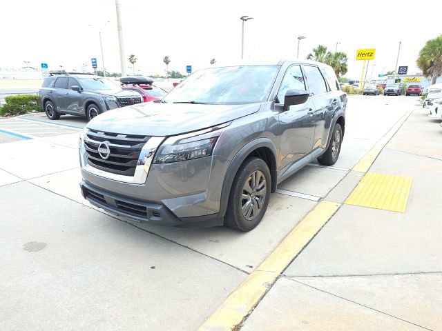 Used 2023 Nissan Pathfinder S FWD image 8