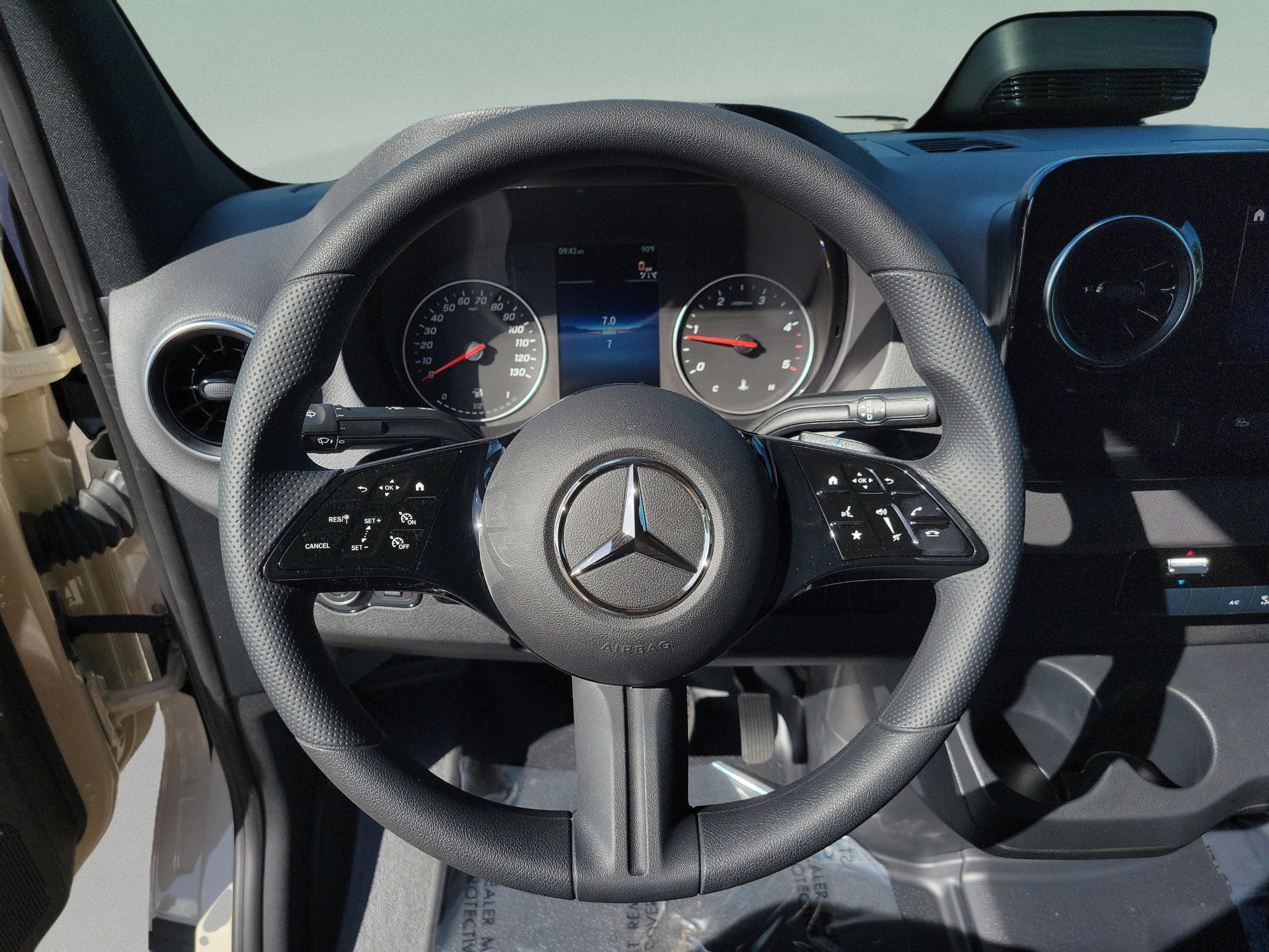Used 2025 Mercedes-Benz Sprinter 2500 image 16