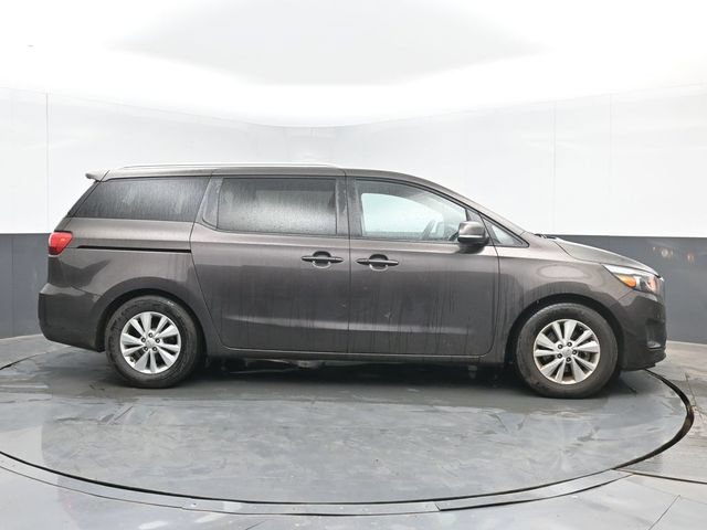 Used 2017 Kia Sedona LX w/ LX Essentials Premium Package FWD image 11