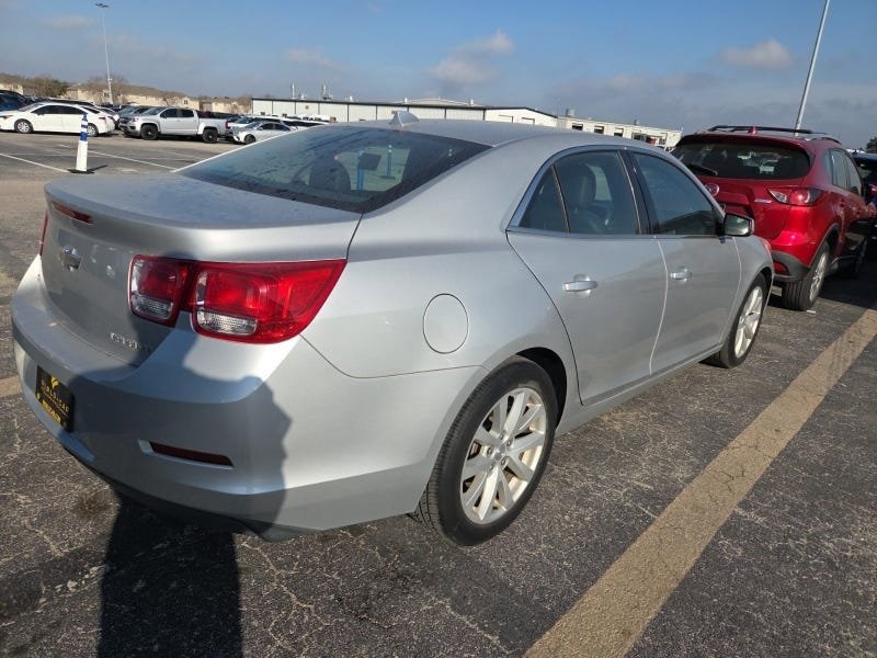 Used 2014 Chevrolet Malibu LT image 2