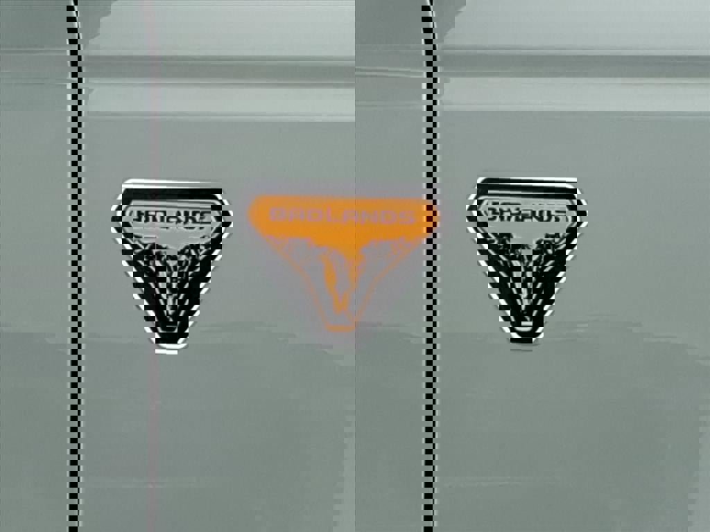 Used 2023 Ford Bronco Badlands image 11