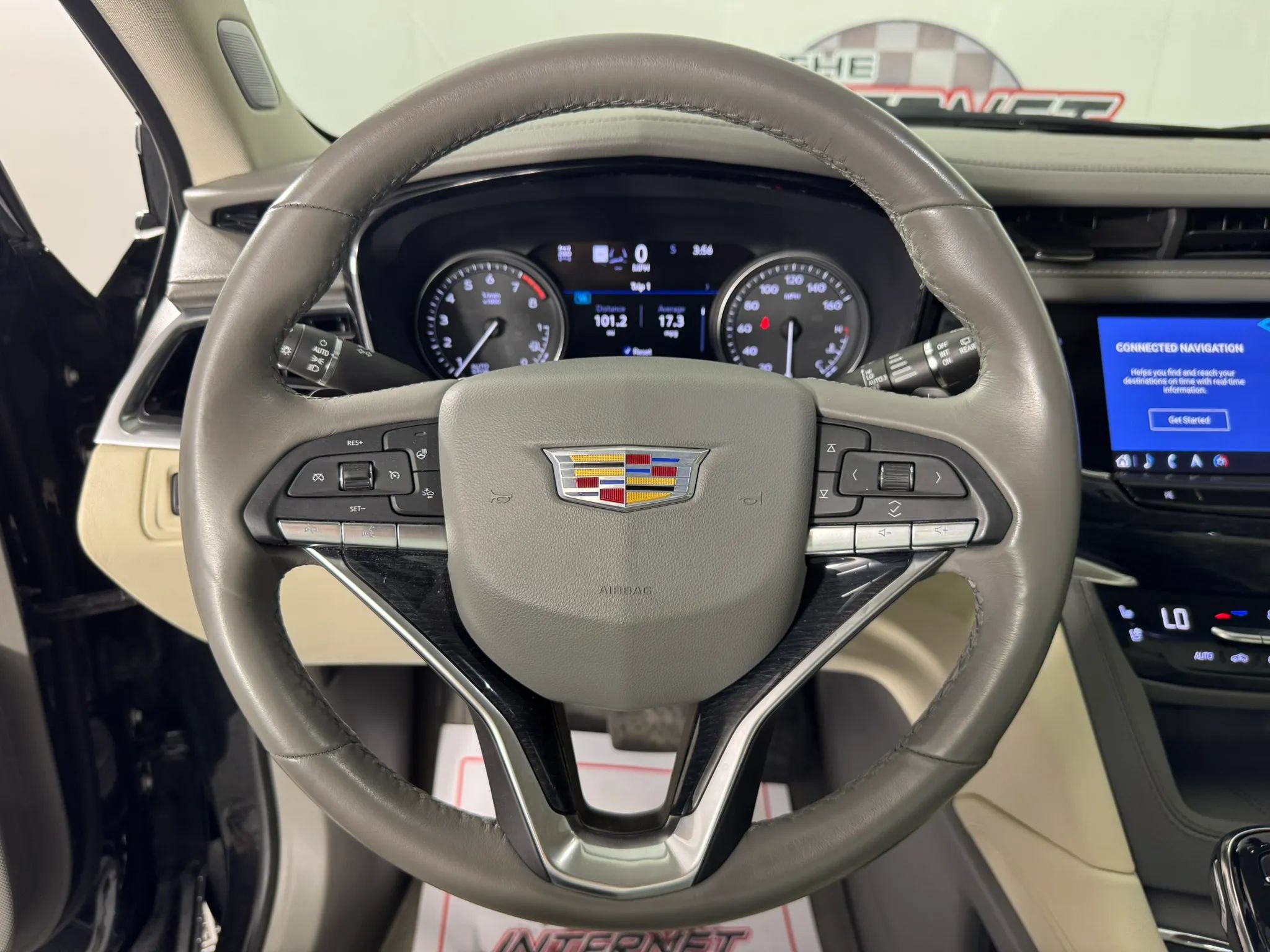Used 2024 Cadillac XT6 Premium Luxury w/ Technology Package AWD/4WD image 13