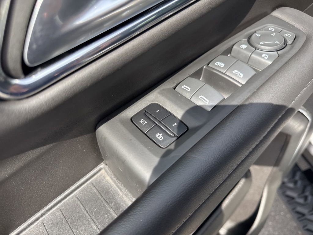 Used 2022 Chevrolet Tahoe Z71 w/ Luxury Package image 11