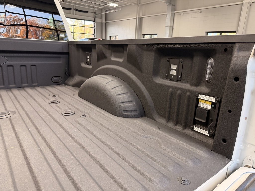 Used 2024 Ford F250 Platinum image 9