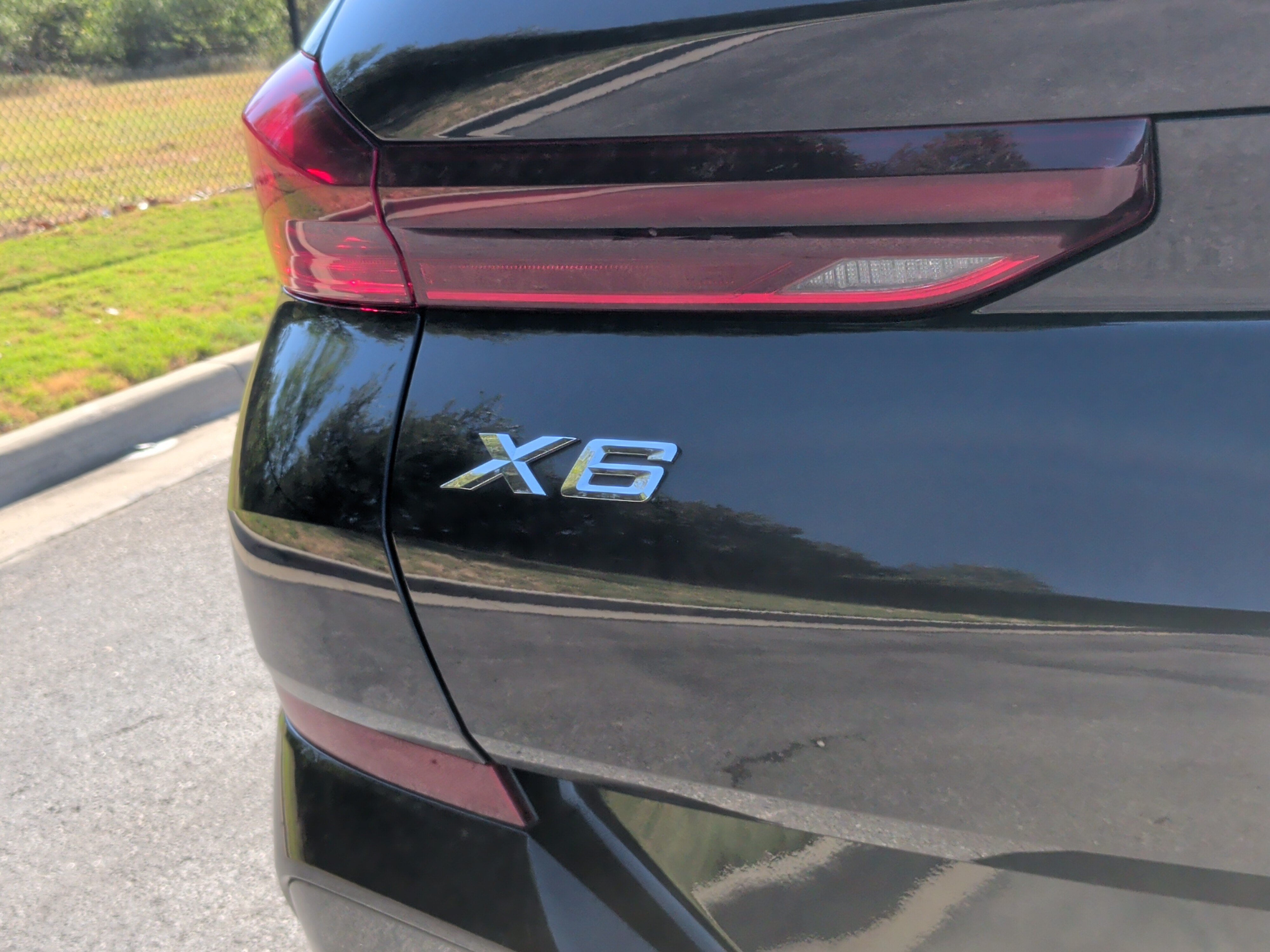 Used 2023 BMW X6 xDrive40i AWD/4WD image 12