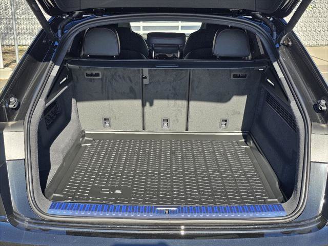 New 2026 Audi SQ8 Prestige AWD/4WD image 7