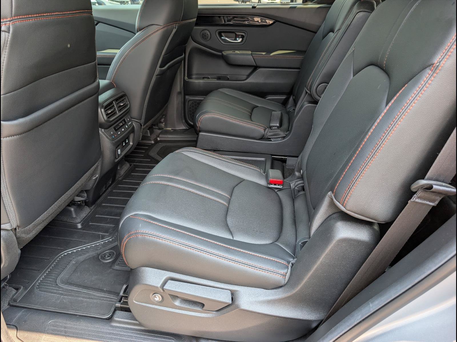 Certified 2026 Honda Pilot TrailSport image 14