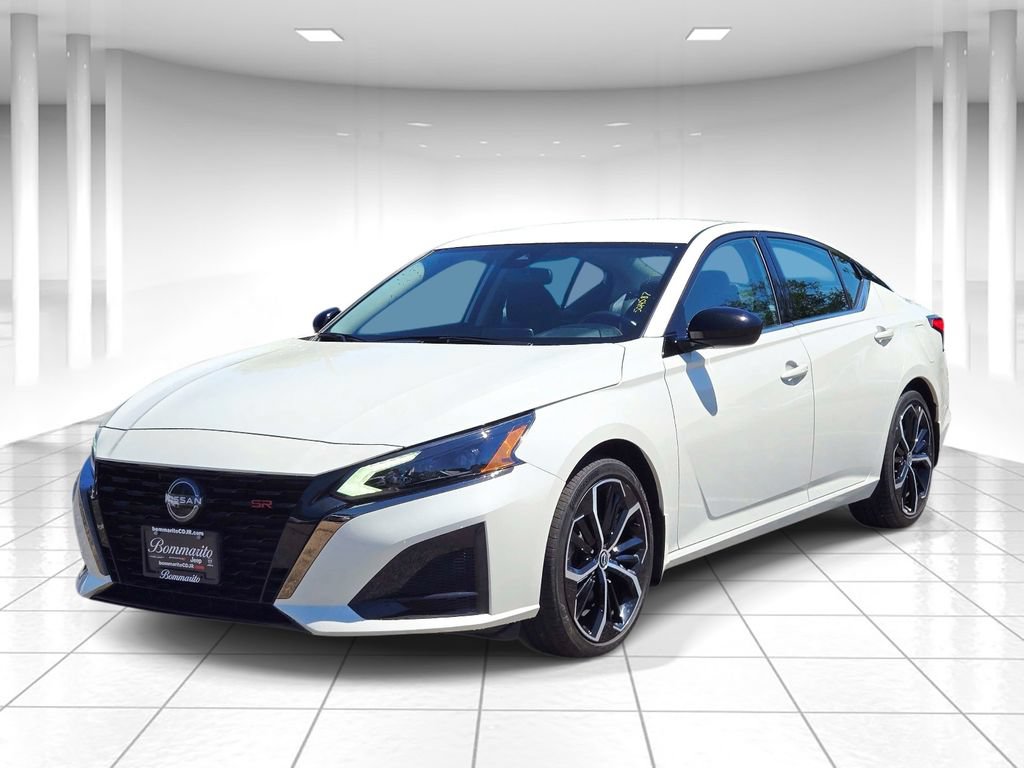Used 2023 Nissan Altima 2.5 SR FWD image 7