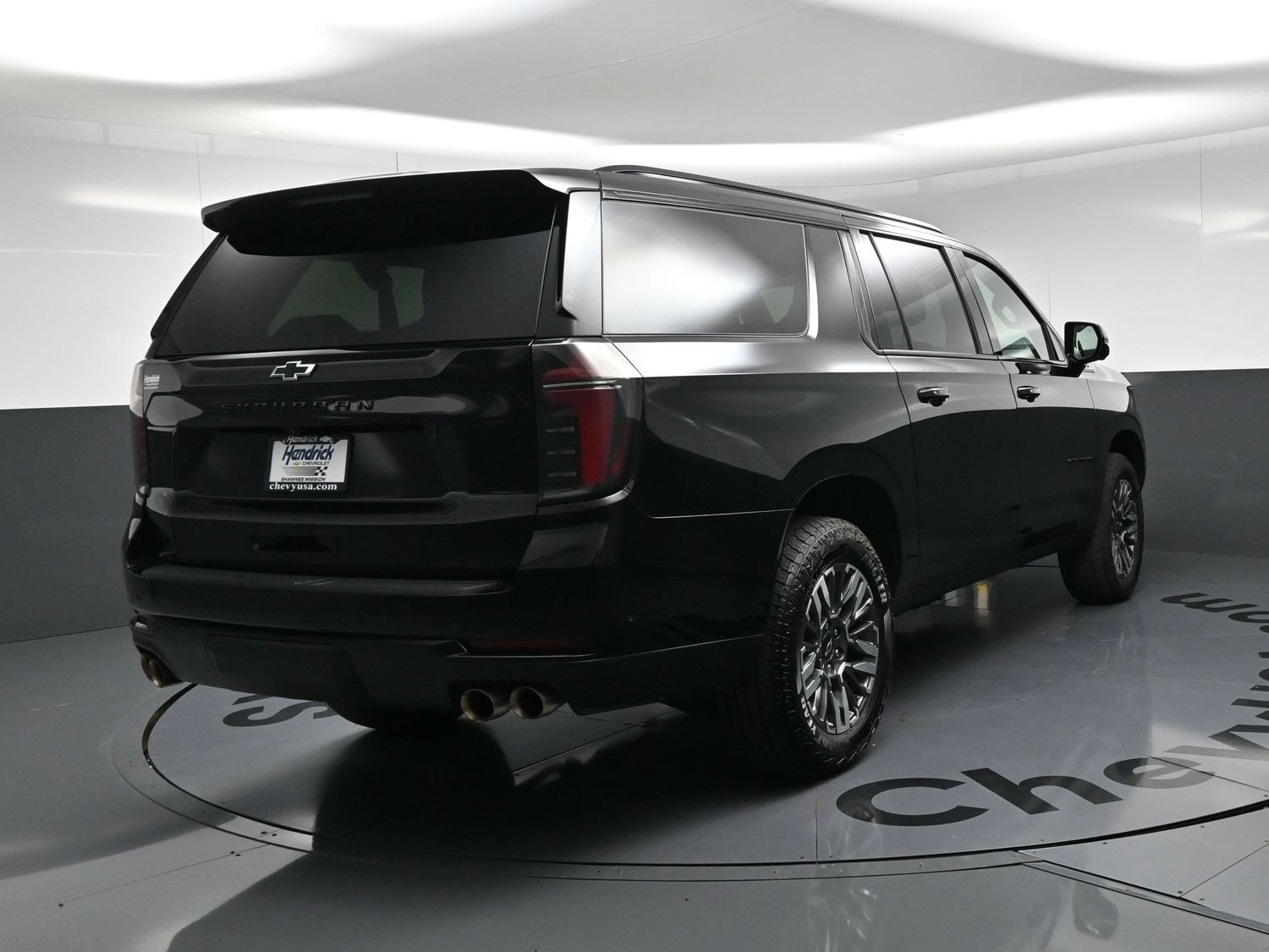 Used 2025 Chevrolet Suburban Z71 AWD/4WD image 9