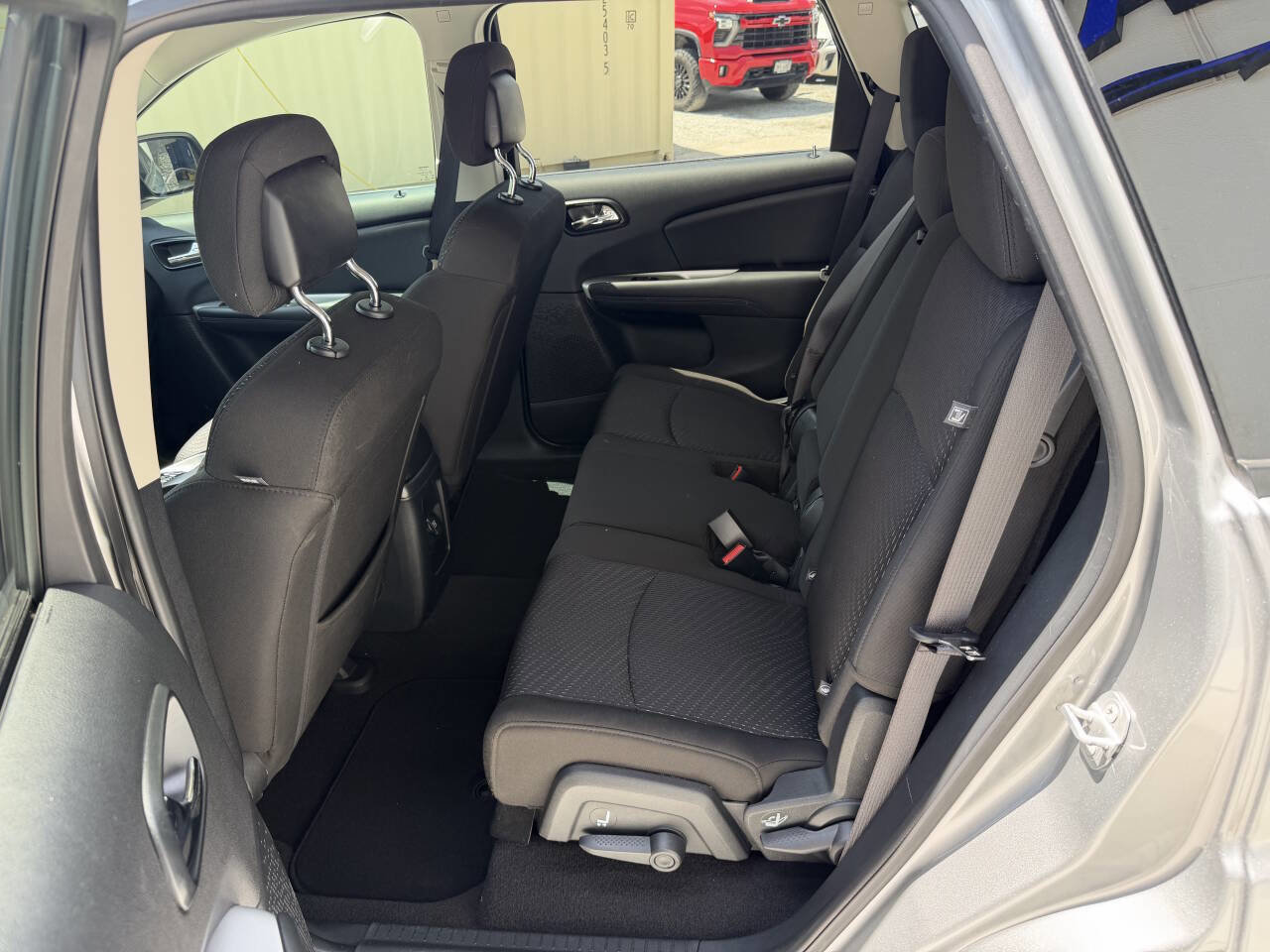 Used 2019 Dodge Journey SE FWD image 19