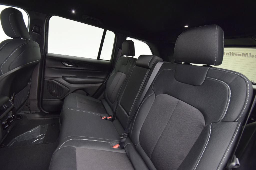 New 2026 Jeep Grand Cherokee Laredo AWD/4WD image 33