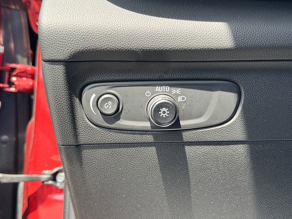 Used 2023 Buick Envision Preferred image 31