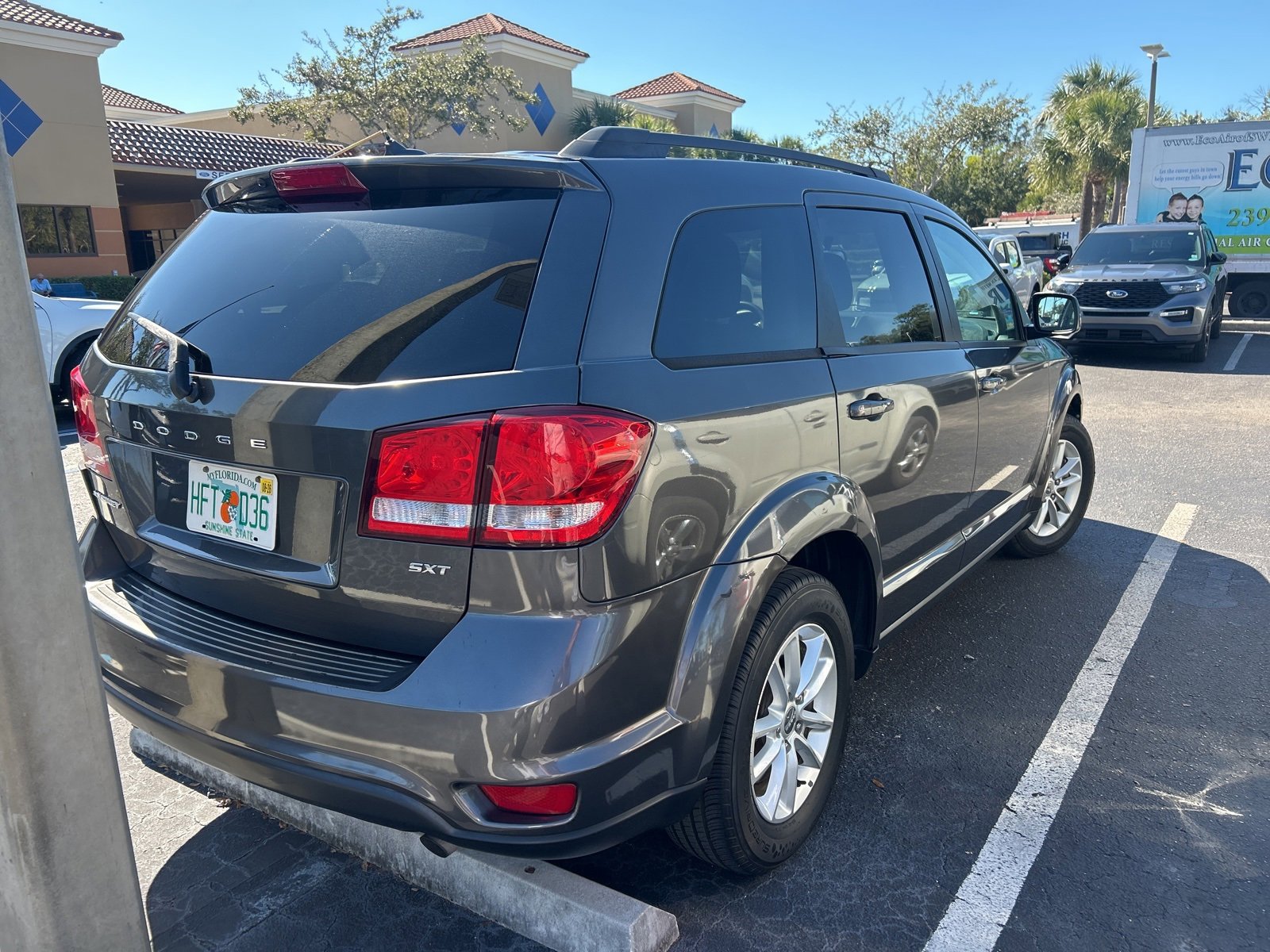 Used 2015 Dodge Journey SXT w/ Flexible Seating Group image 3