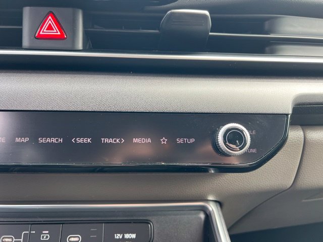 Certified 2025 Kia Carnival EX FWD image 23
