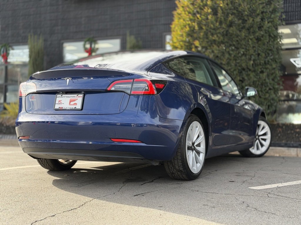 Used 2022 Tesla Model 3 Standard Range image 13