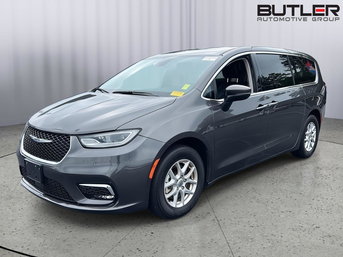 Used 2023 Chrysler Pacifica Touring-L
