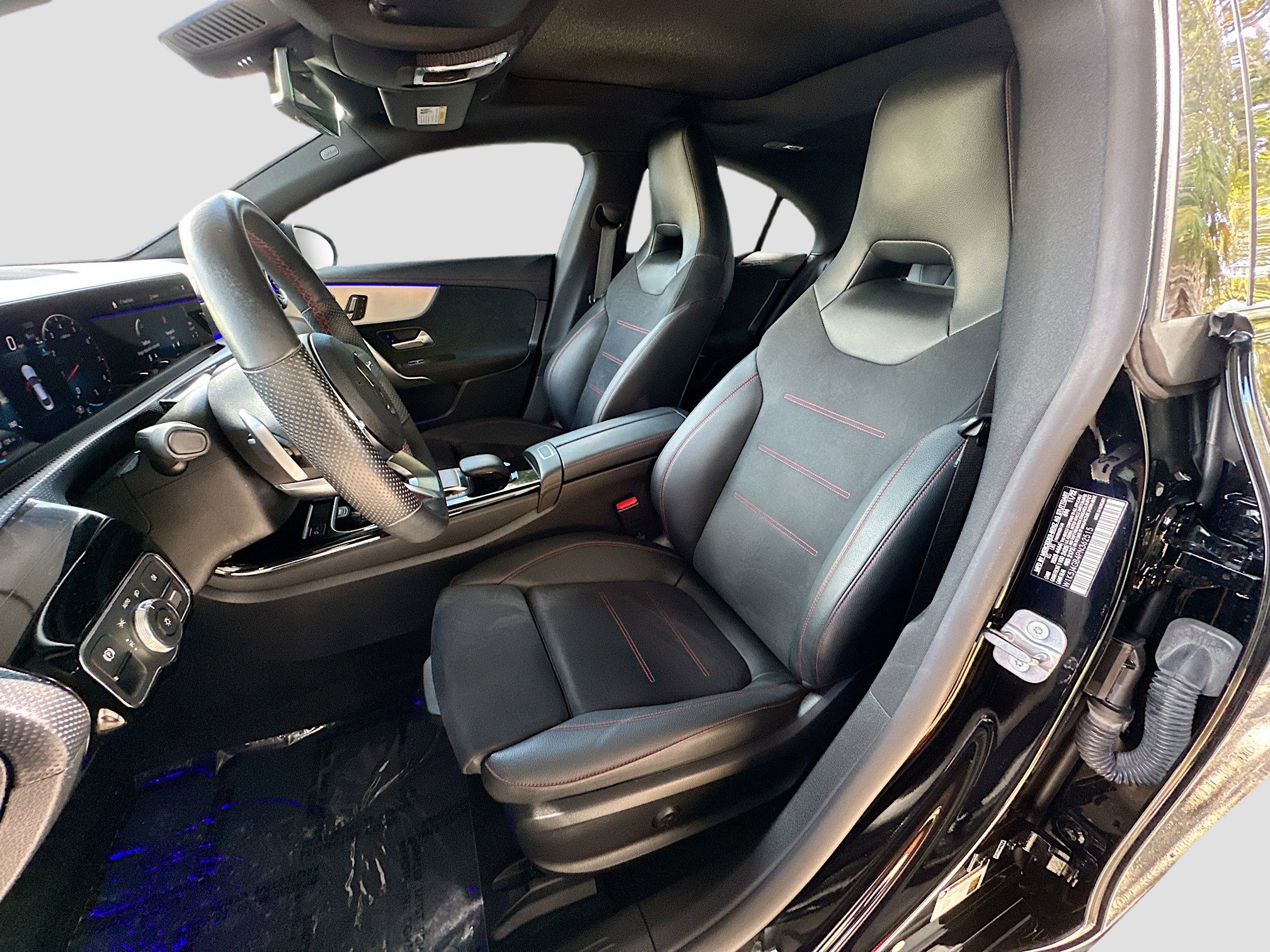 Used 2023 Mercedes-Benz CLA 250 image 21