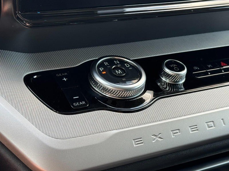 Used 2025 Ford Expedition Max Active AWD/4WD image 20