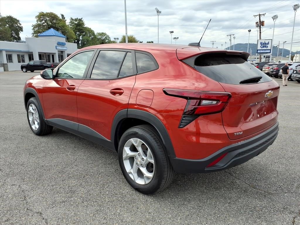 Certified 2024 Chevrolet Trax LS w/ LS Convenience Package image 6