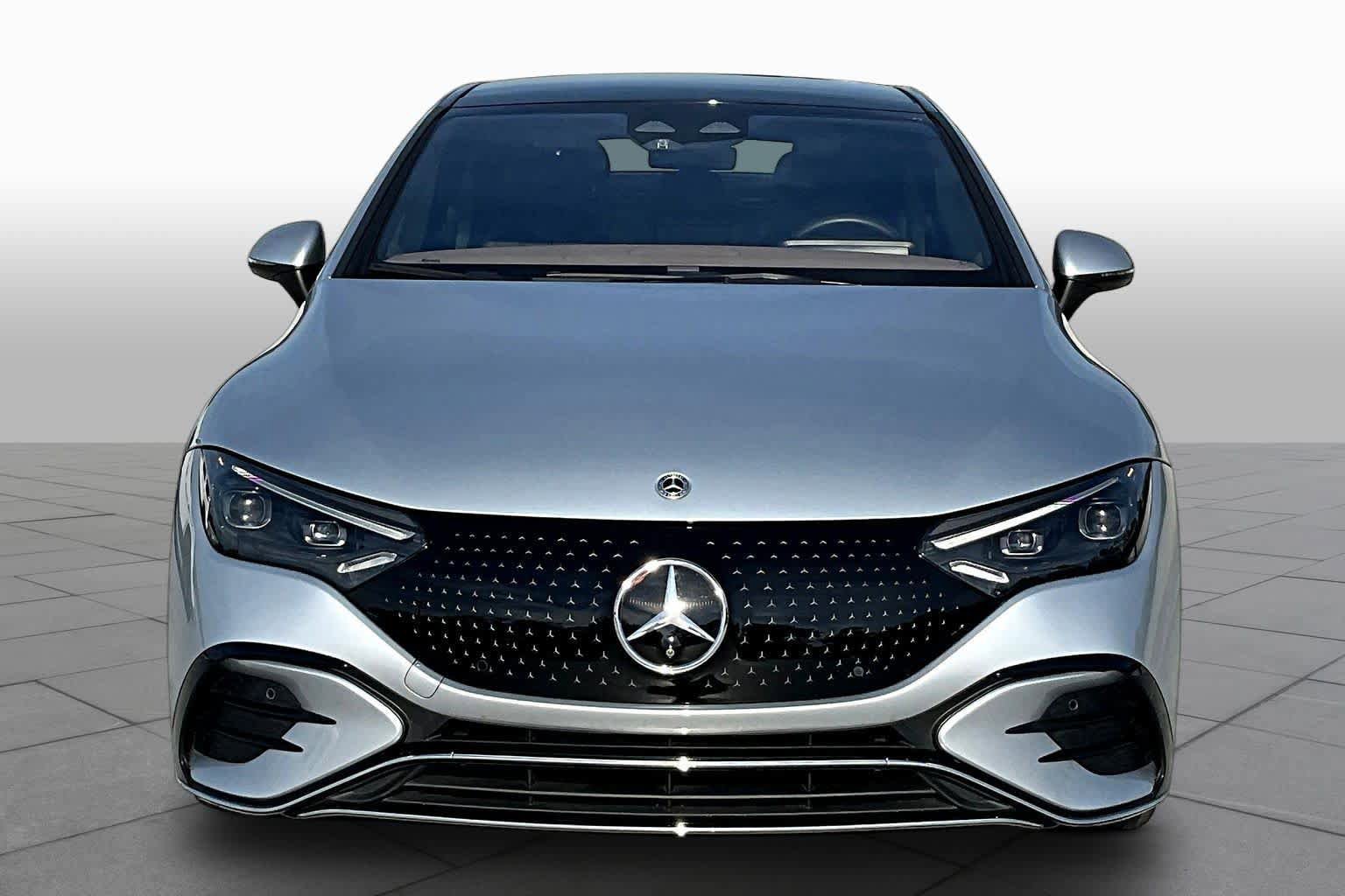 Used 2023 Mercedes-Benz EQE 500 4MATIC Sedan w/ Exclusive Trim Package image 3