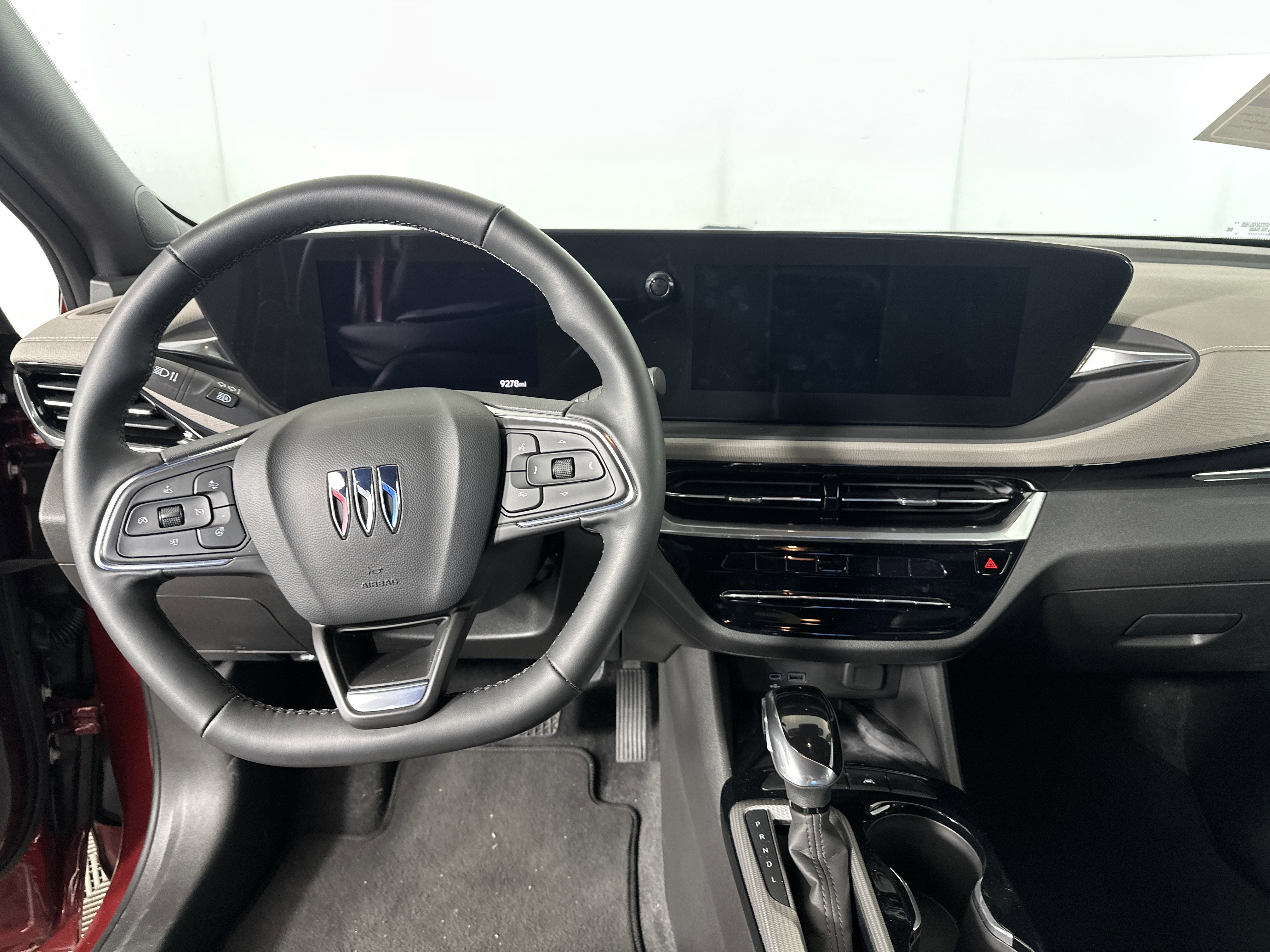 Certified 2024 Buick Envista Avenir image 3