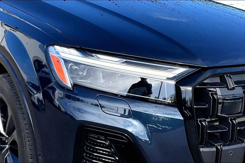 Certified 2025 Audi Q7 3.0T Premium Plus image 12