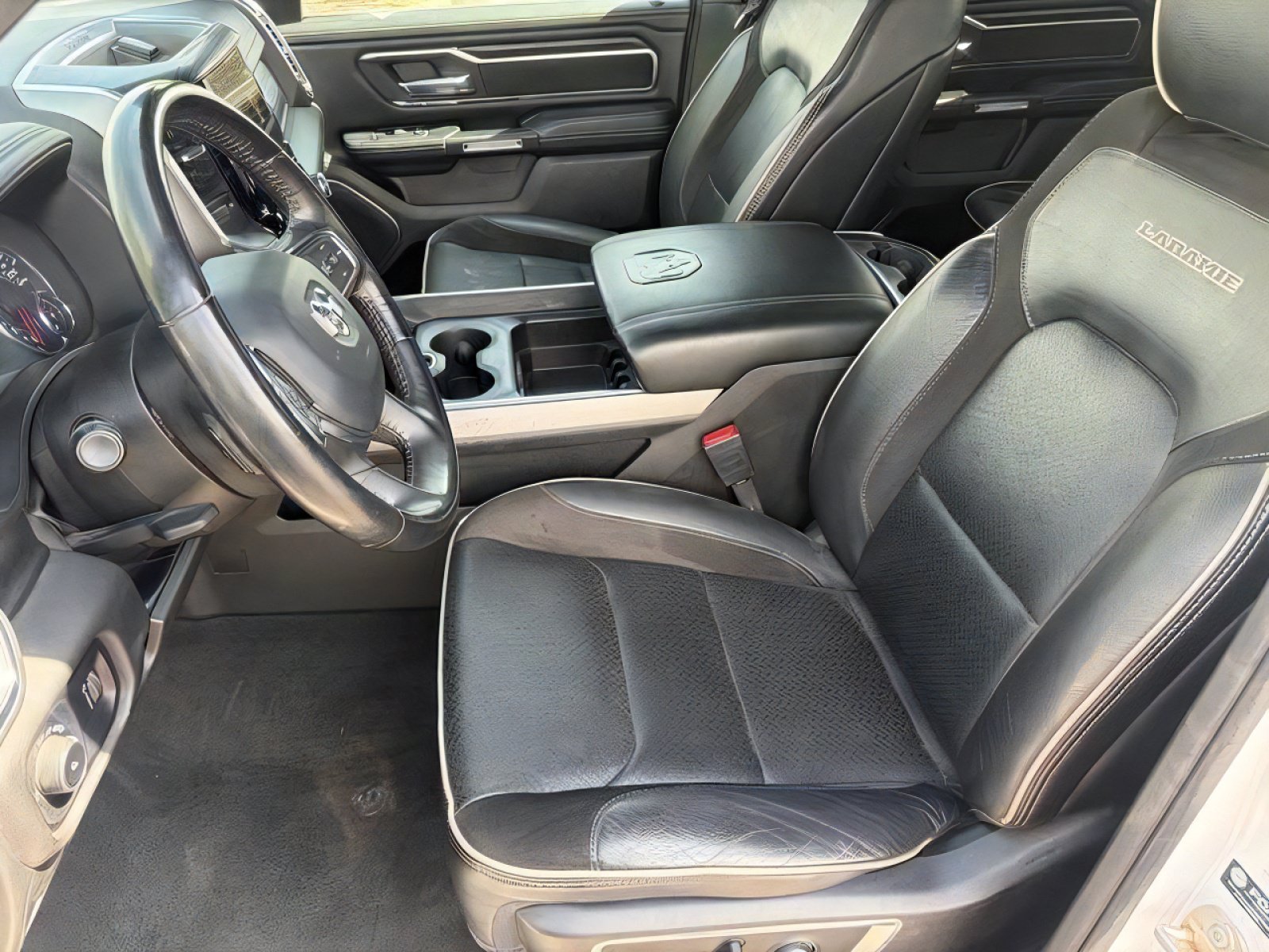 Used 2024 RAM 1500 Laramie AWD/4WD image 12
