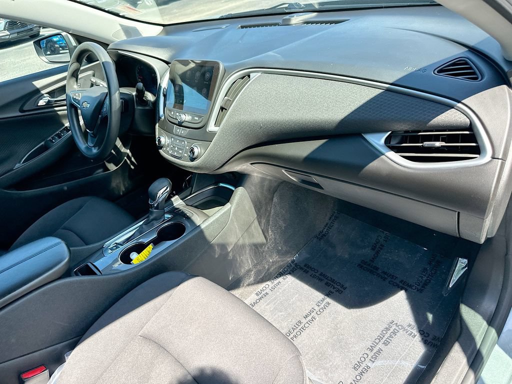 Used 2024 Chevrolet Malibu LT FWD image 28