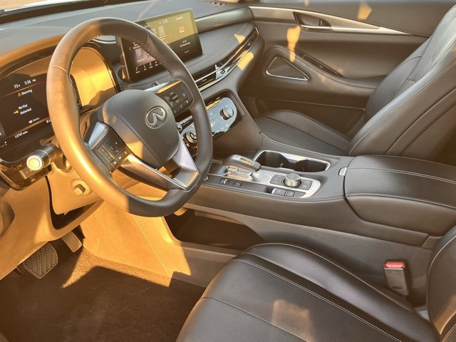 Certified 2025 INFINITI QX60 Luxe w/ Vision Package image 11