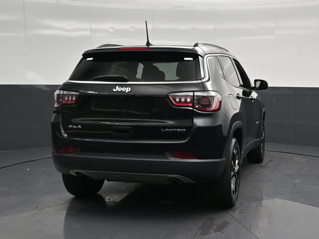 Used 2023 Jeep Compass Limited AWD/4WD image 2