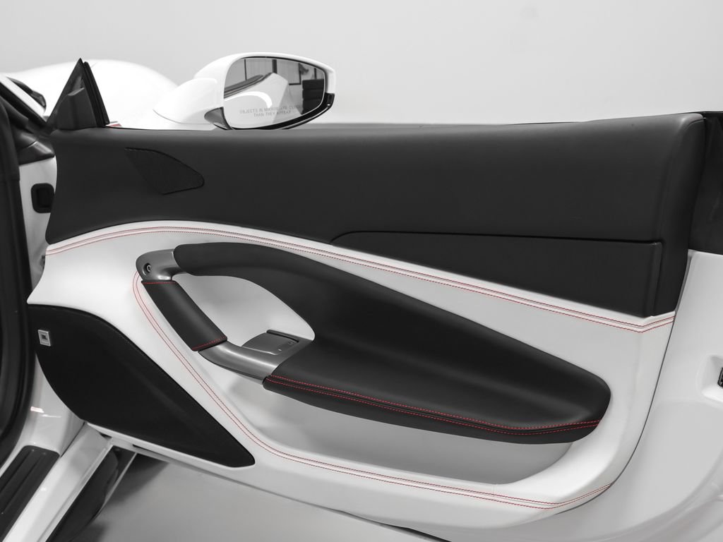 Certified 2022 Ferrari F8 Tributo RWD image 37