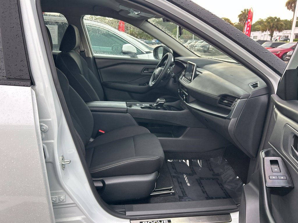 Certified 2025 Nissan Rogue S FWD image 40