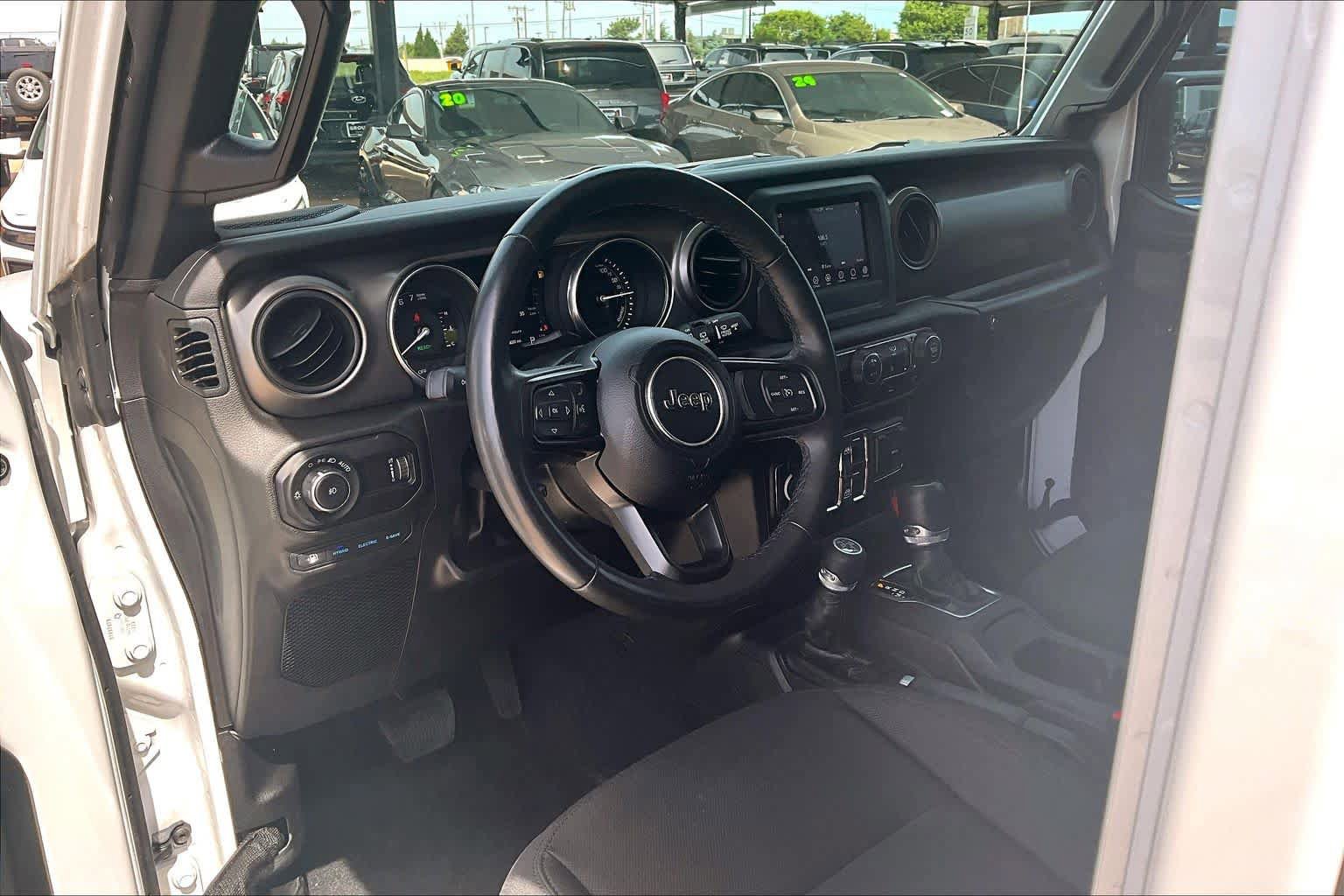 Used 2023 Jeep Wrangler Unlimited w/ Cold Weather Group AWD/4WD image 17