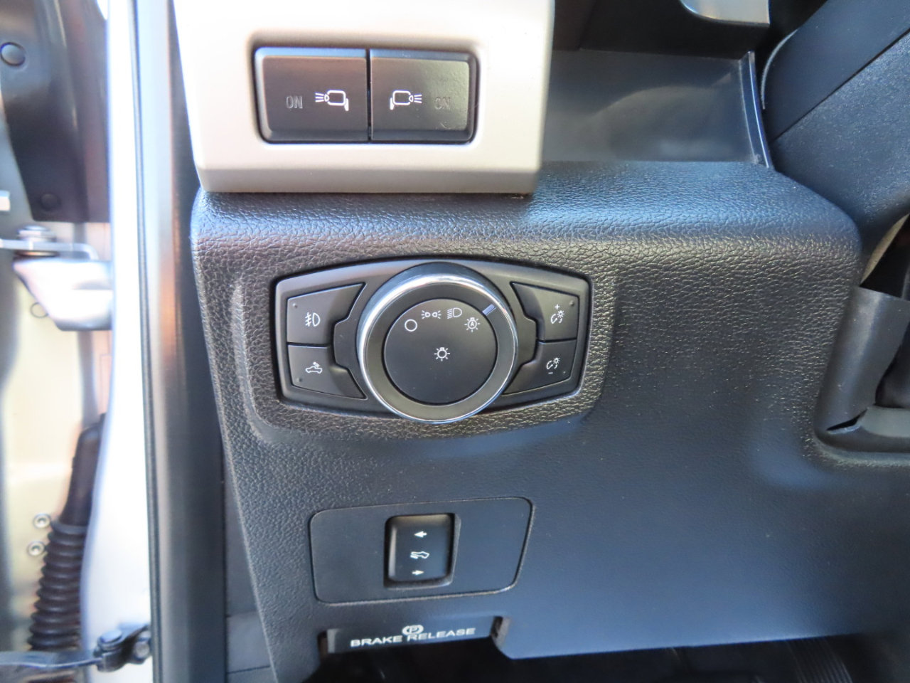 Used 2017 Ford F250 Lariat w/ Lariat Value Package image 28