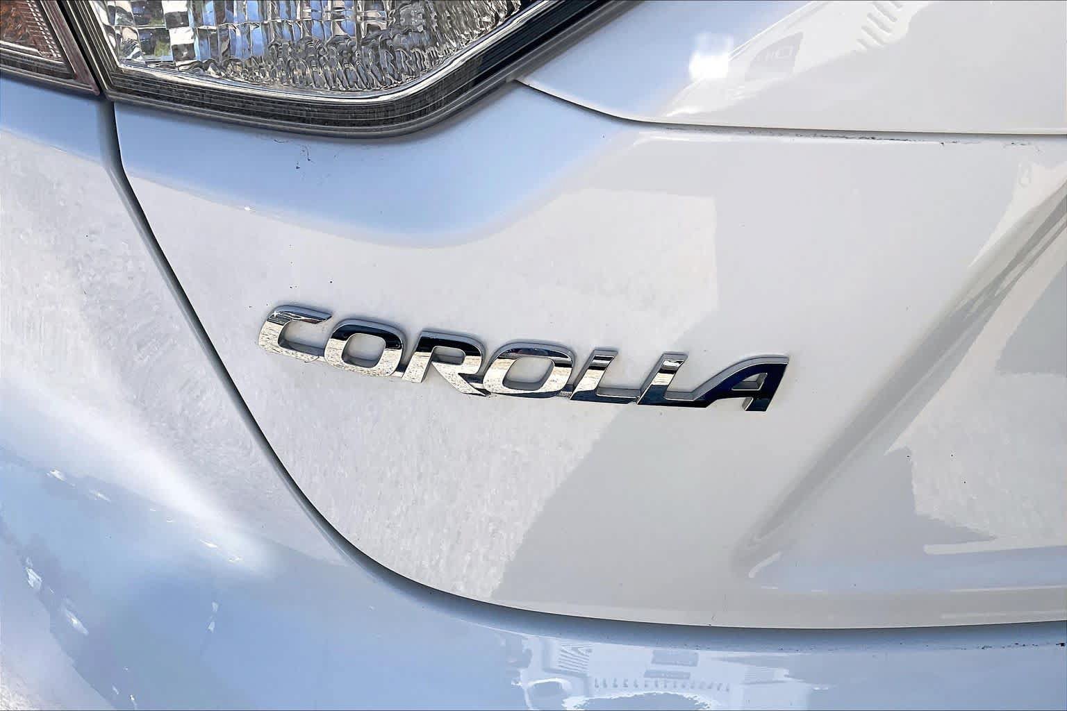 Used 2025 Toyota Corolla LE FWD image 10