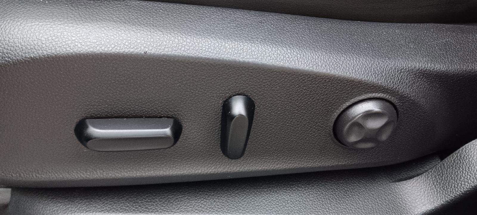 Used 2020 Buick Envision Essence w/ LPO, Cargo Package image 11