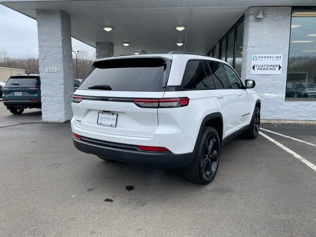 Used 2023 Jeep Grand Cherokee Altitude image 5
