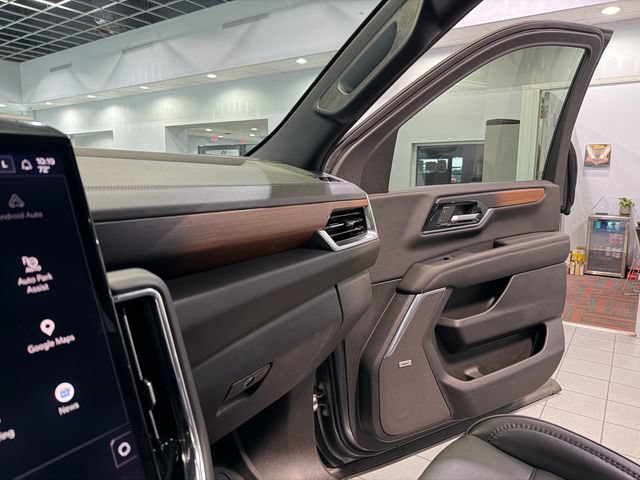 Used 2025 GMC Yukon XL Denali w/ Sun & Power Step Package AWD/4WD image 25