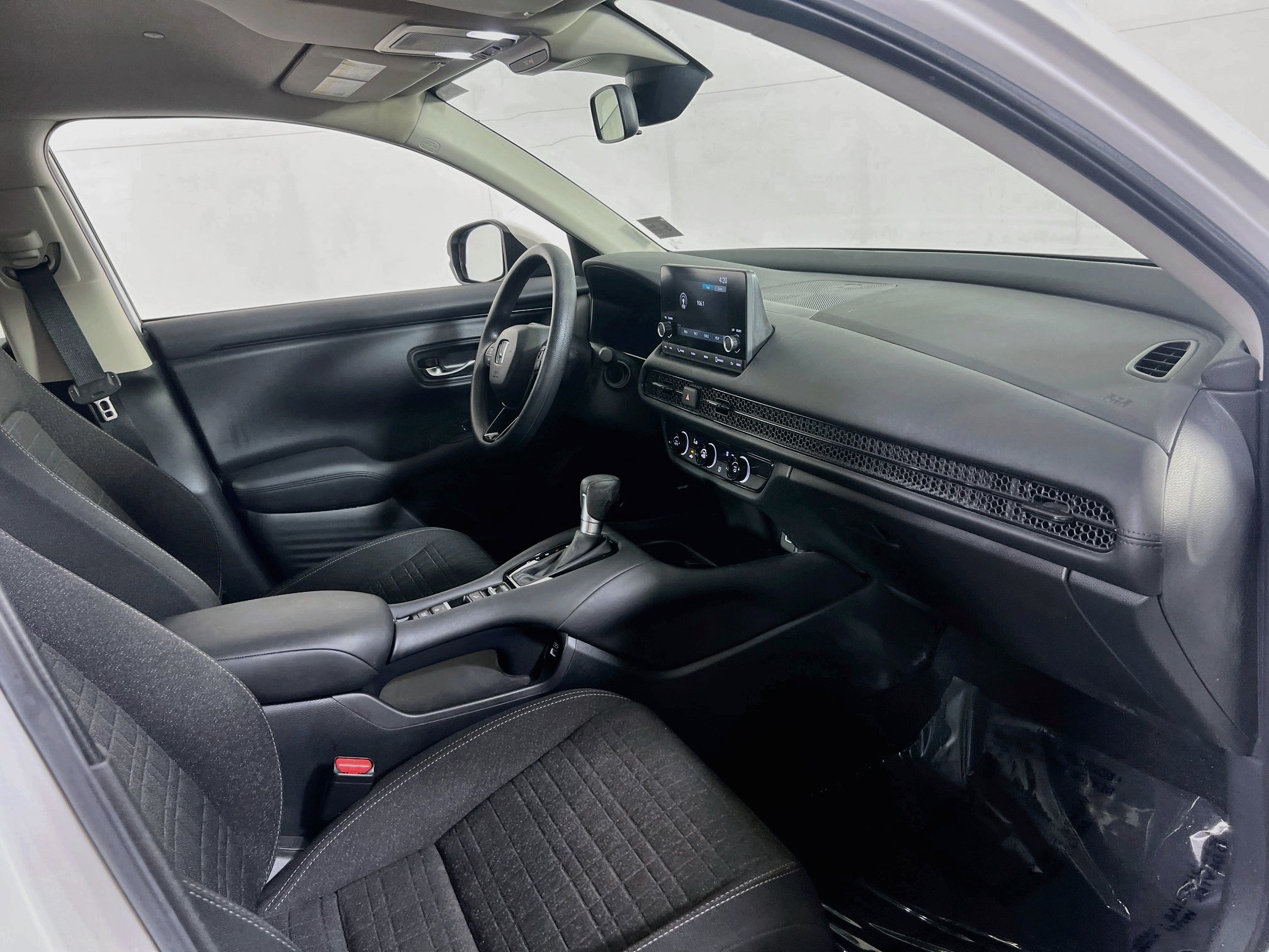 Used 2023 Honda HR-V LX image 26