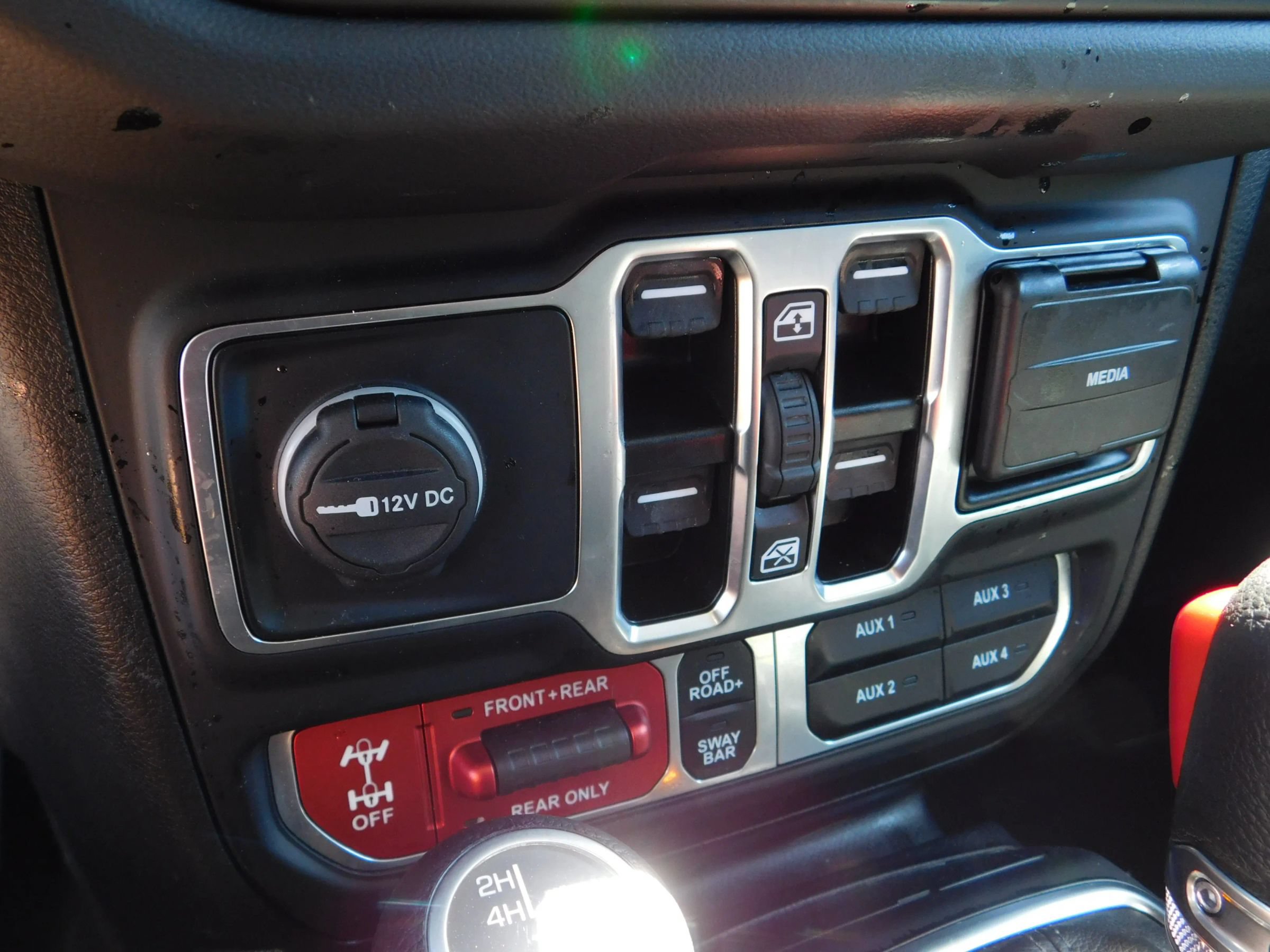 Used 2025 Jeep Wrangler Unlimited Rubicon AWD/4WD image 21