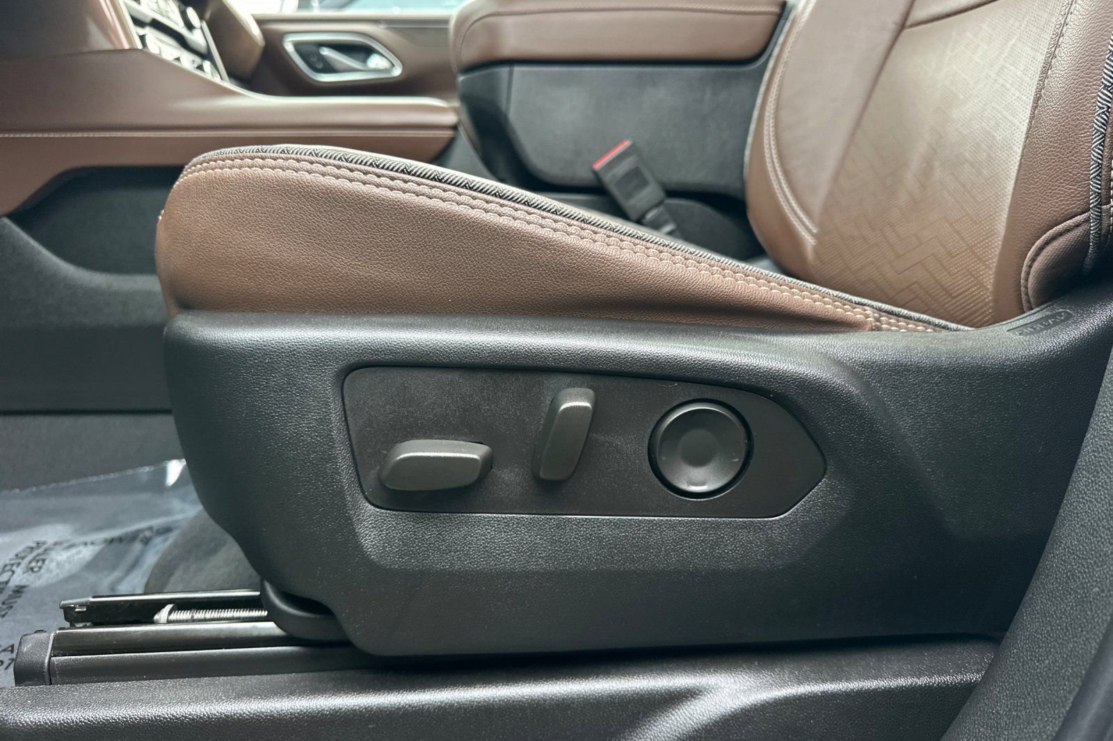 Used 2023 Chevrolet Tahoe High Country image 13