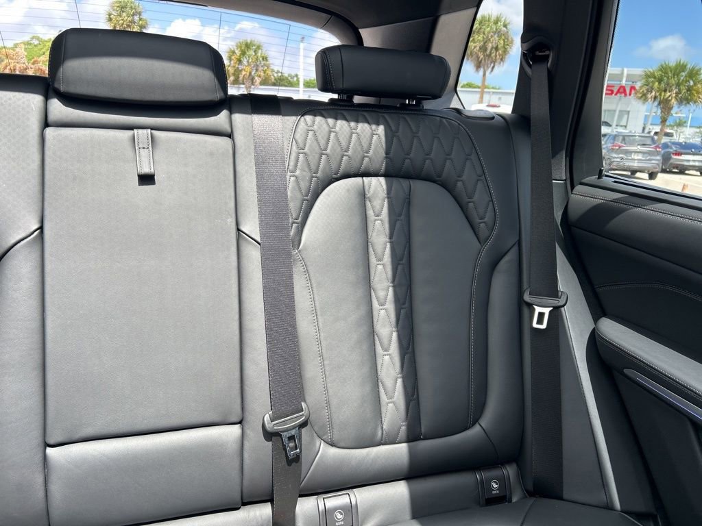 Used 2026 BMW X5 M60i image 15