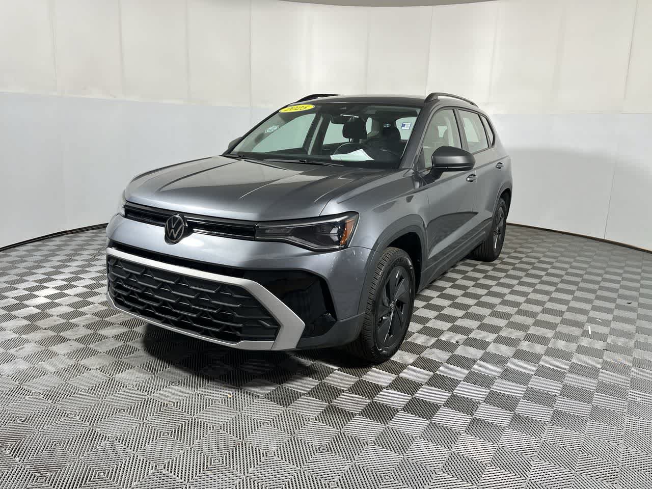 Used 2025 Volkswagen Taos S FWD image 4