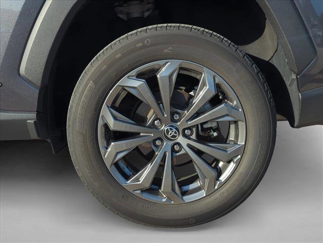 Certified 2022 Toyota RAV4 XLE Premium AWD/4WD image 9