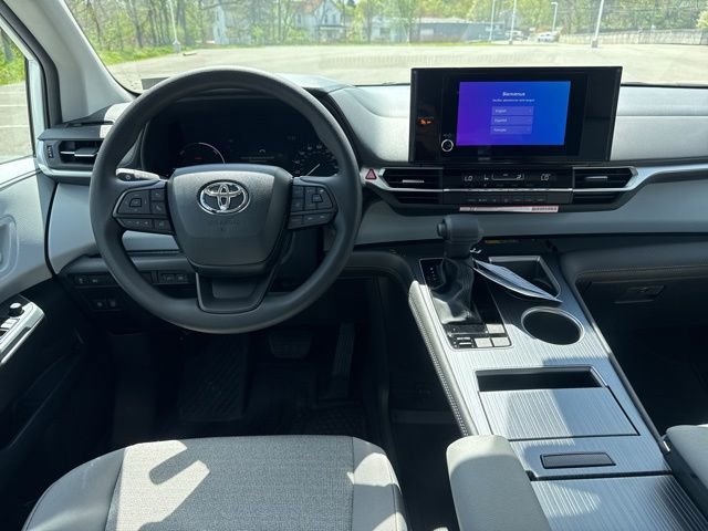 New 2026 Toyota Sienna LE image 18